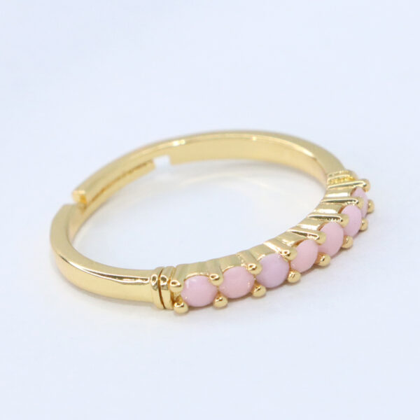 Anillo con piedritas rosadas