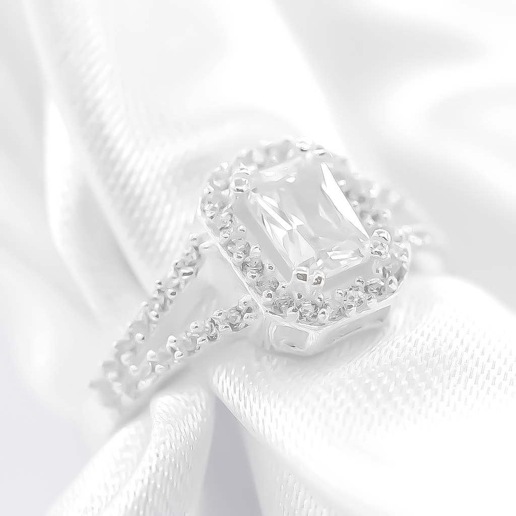 anillo circón cuadrado