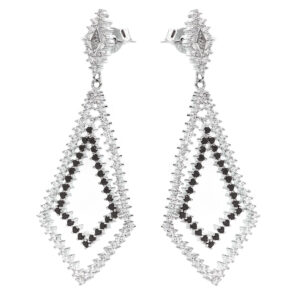 Arete triangular negro